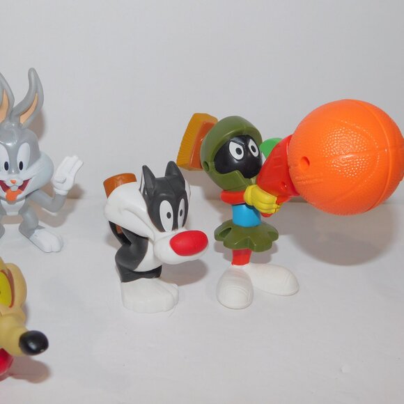 2020 McDonalds Set of 6 Looney Tunes Space Jam Figures Marvin Lola Bugs Taz + - Picture 3 of 7